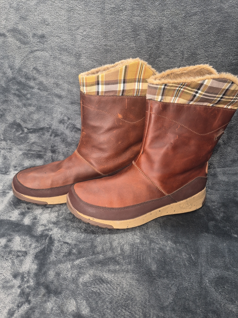 Chaco Boots Womens Size 10 Brown Borealis Mid Waterproof Leather Faux Fur.